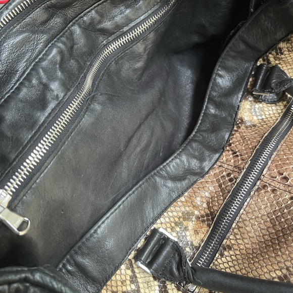 Medium sized Python bag. - Picture 4 of 6